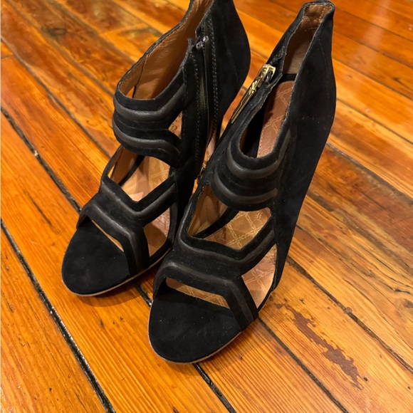 L.A.M.B. Black Cutout Heels - Picture 9 of 13